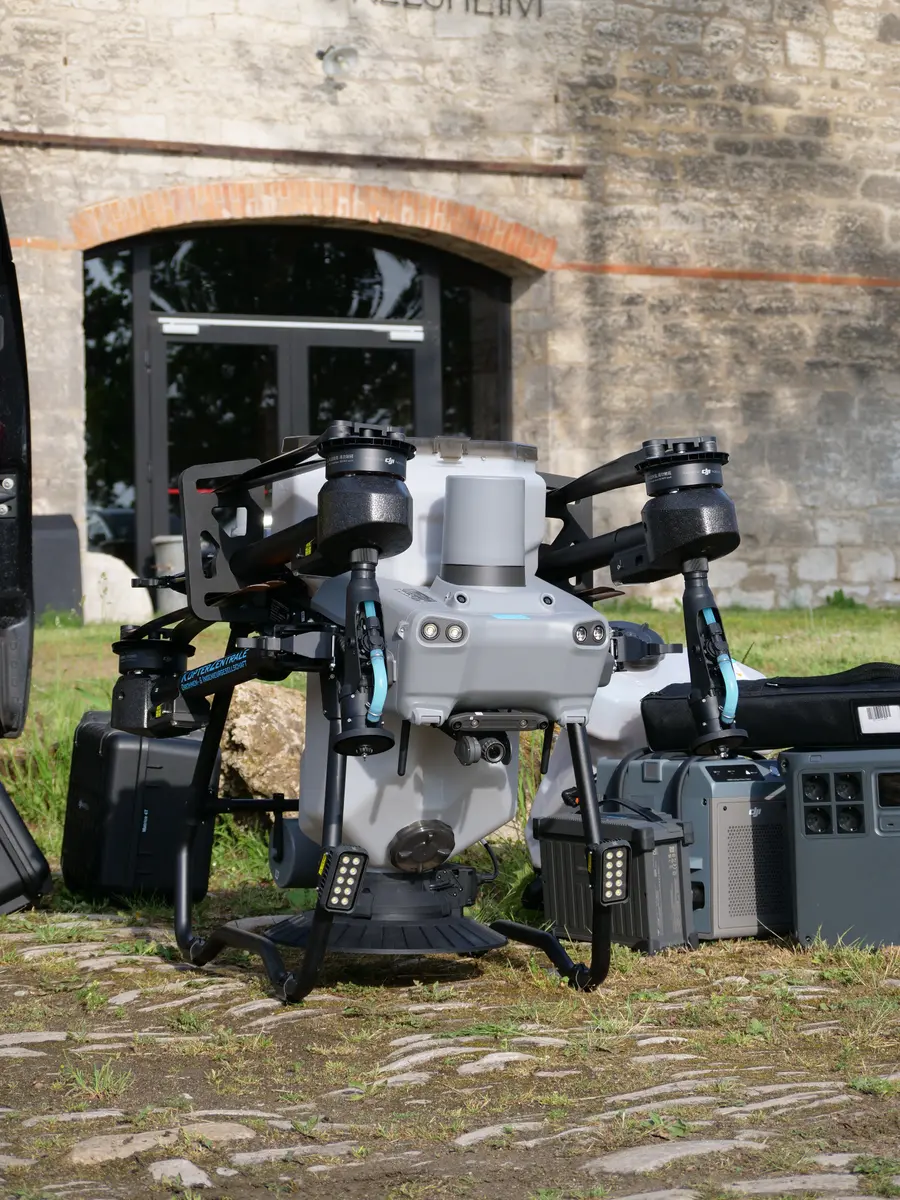 DJI Agras Sprühdrohne